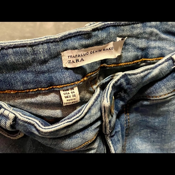 Zara Distressed Cropped Jeans - Picture 7 of 9